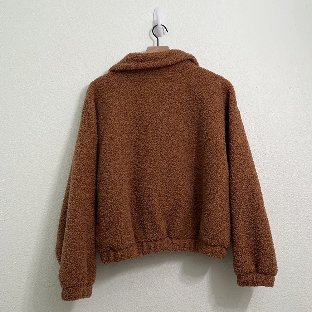 Universal Thread Teddy Pullover Medium - image 2